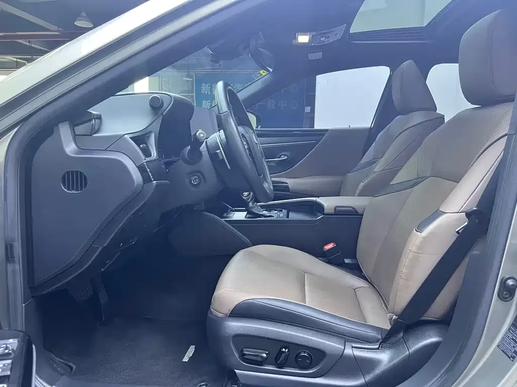 Lexus ES 2023 из CN, фото 4