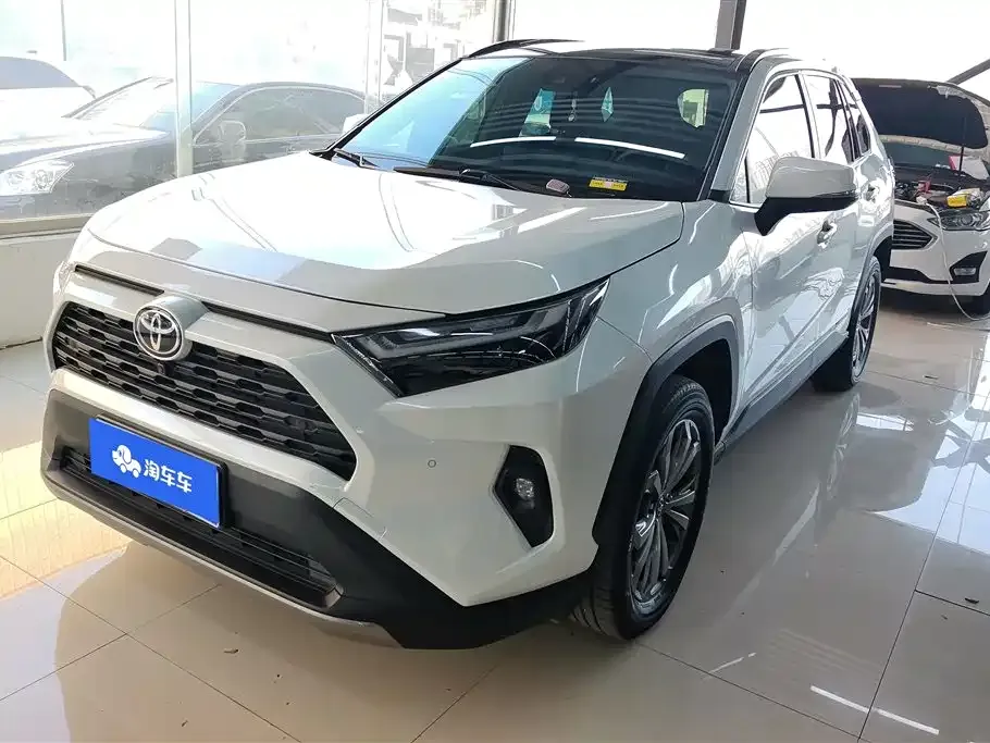 Toyota RAV4 2023 из CN, фото 1