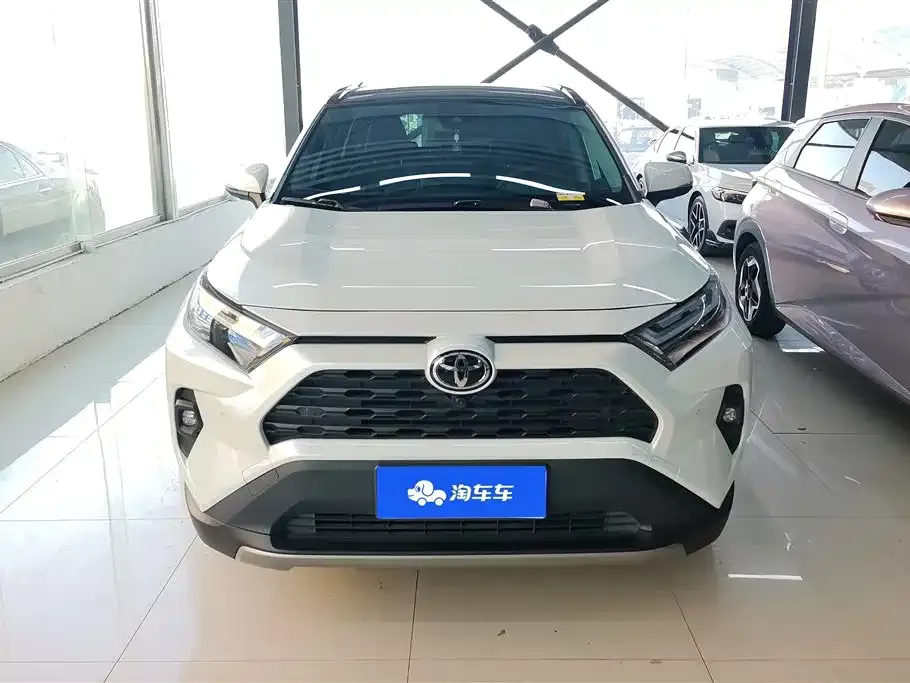 Toyota RAV4 2023 из CN, фото 3