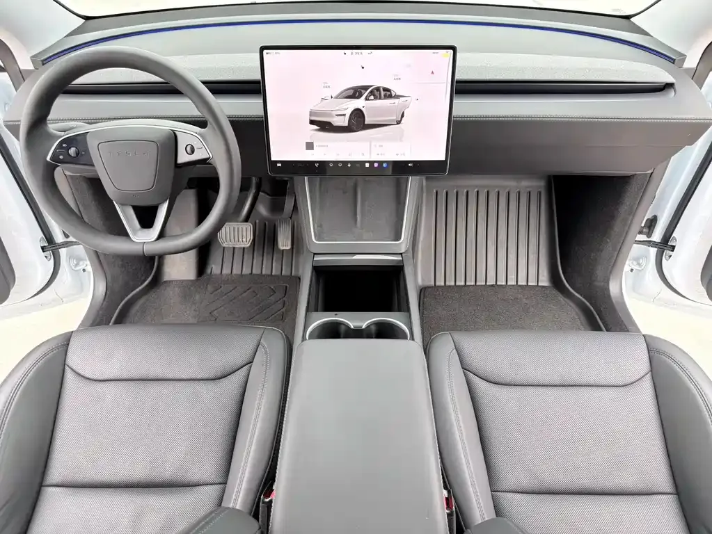 Tesla Model Y — фото 10