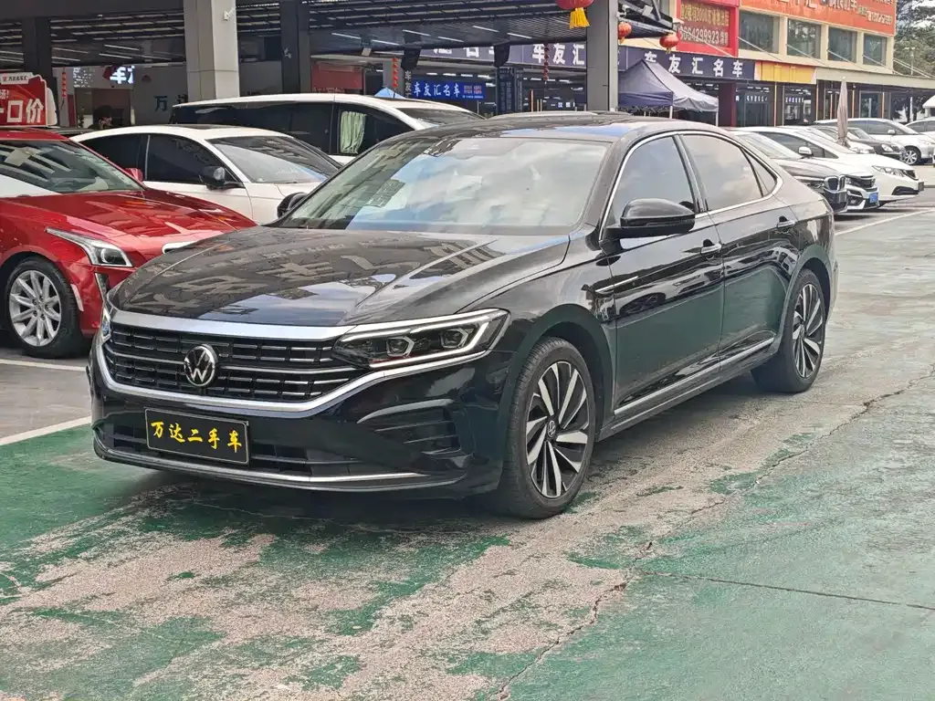 Volkswagen Passat — фото 1