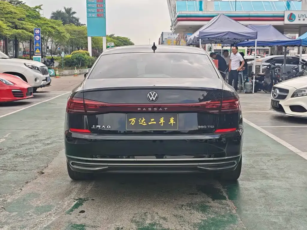 Volkswagen Passat — фото 10