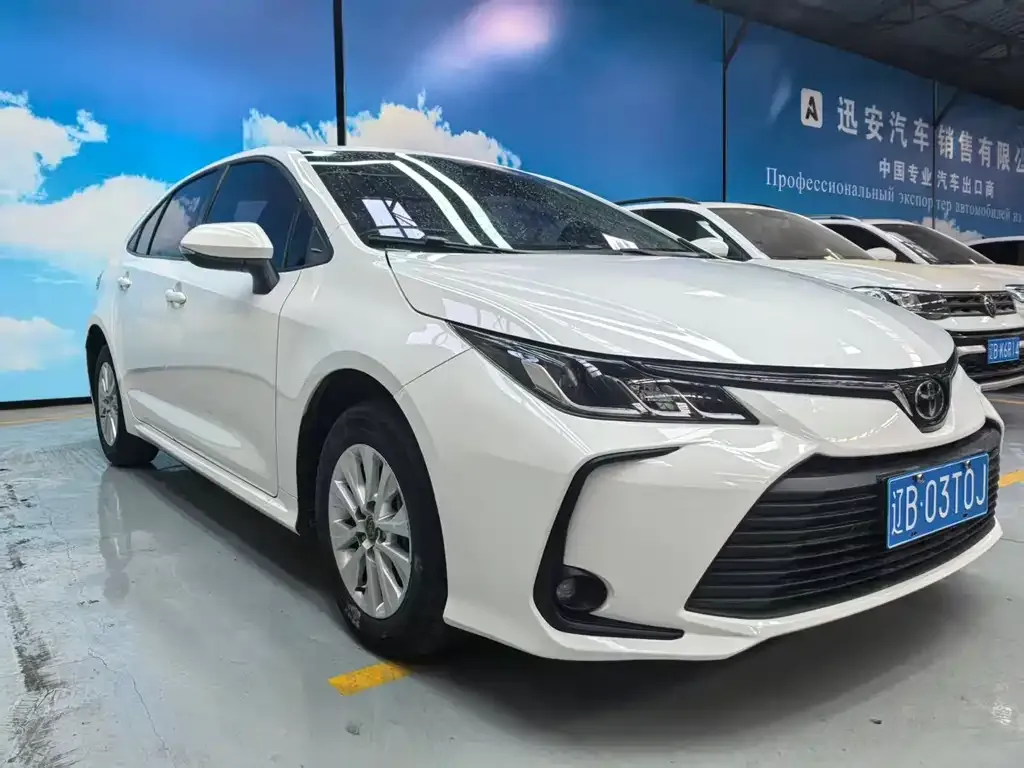 Toyota Corolla — фото 1
