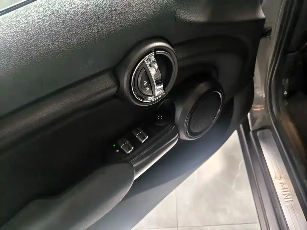 MINI Cooper (3-door) 2021 из CN, фото 2