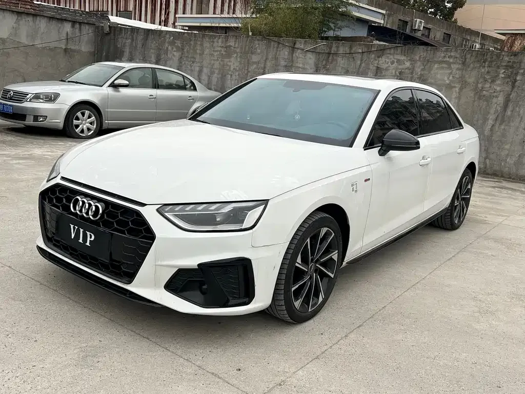 Audi A4L — фото 1