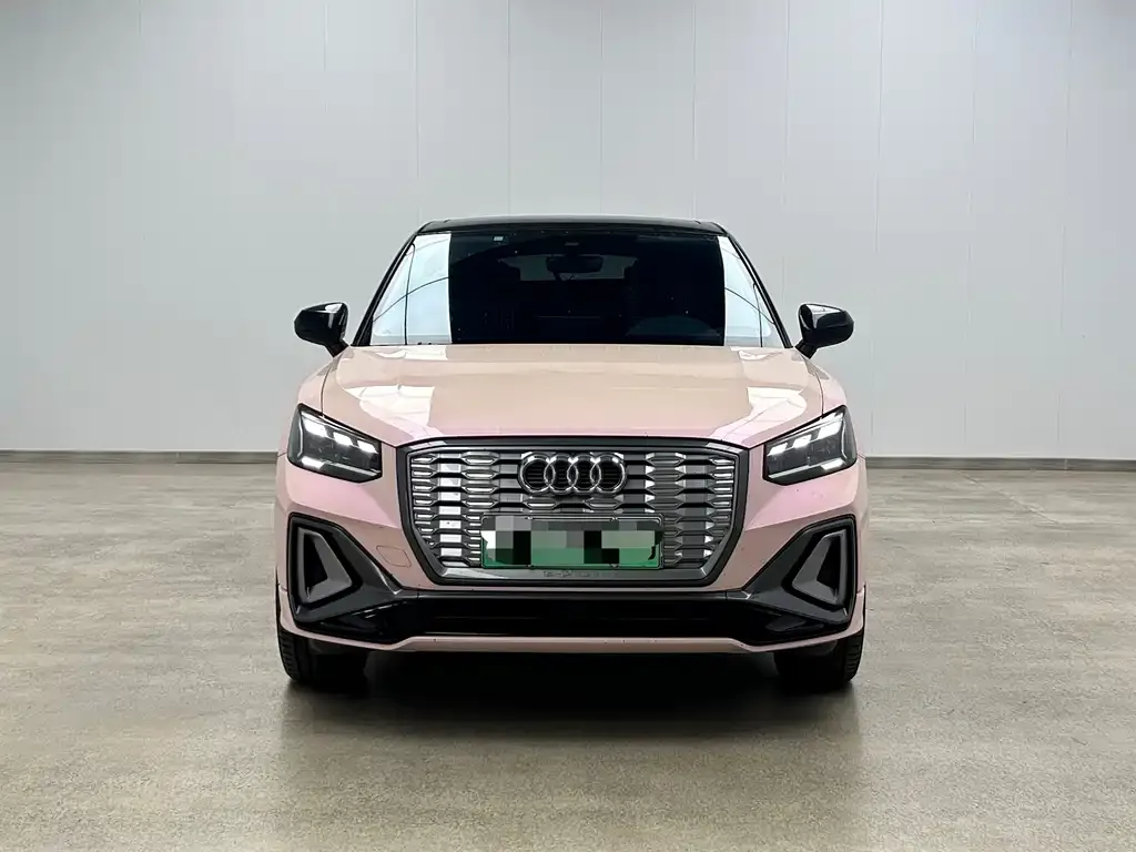 Audi Q2L e-tron — фото 4