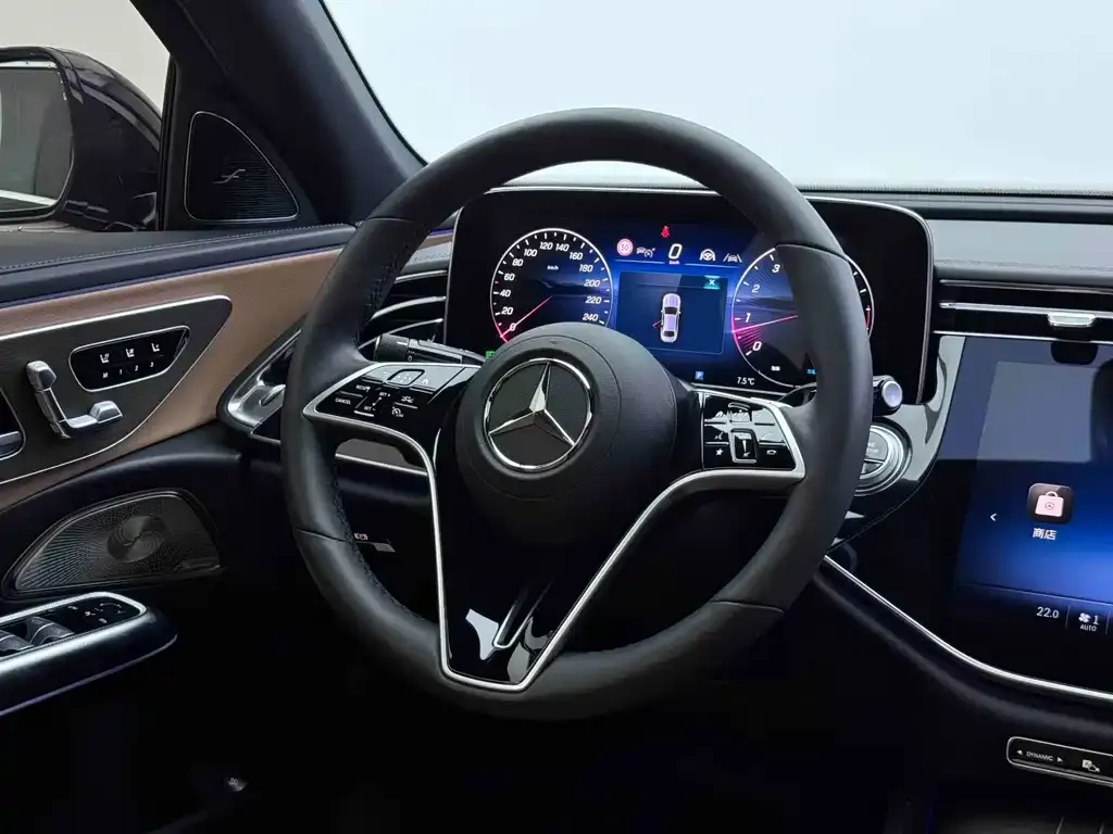Mercedes-Benz E-Class — фото 7