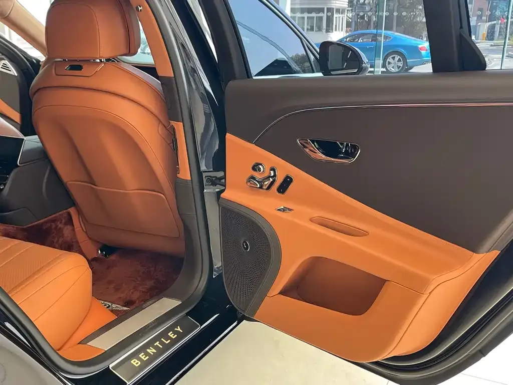 Bentley Flying Spur — фото 2