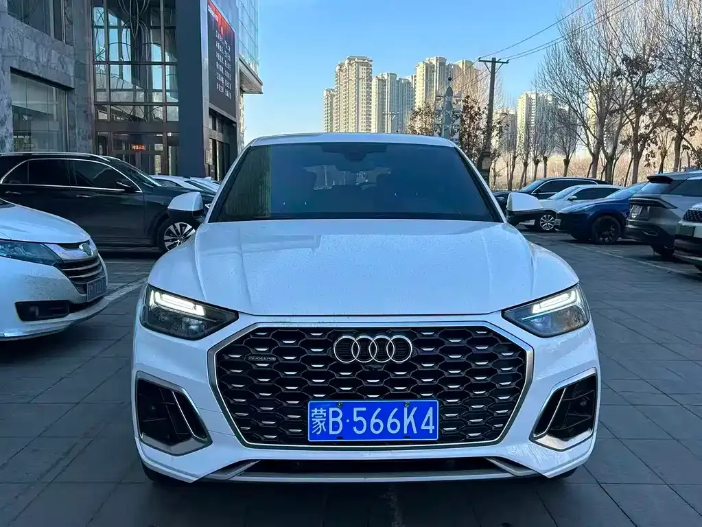 Audi Q5L Sportback 2022 из CN, фото 3