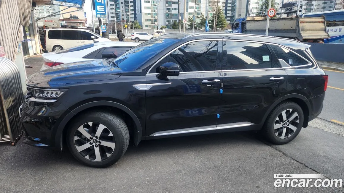 Kia Sorento — фото 6