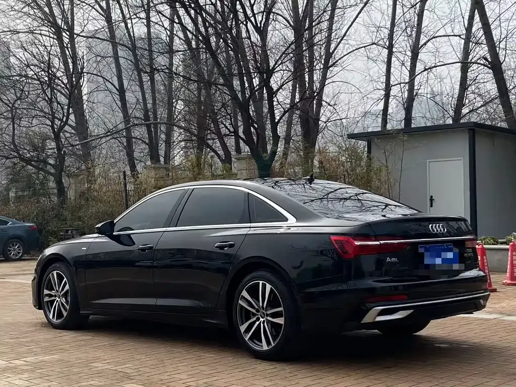 Audi A6L — фото 9