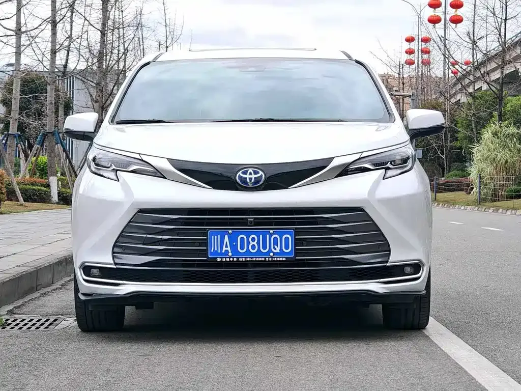 Toyota Sienna 2023 из CN, фото 7