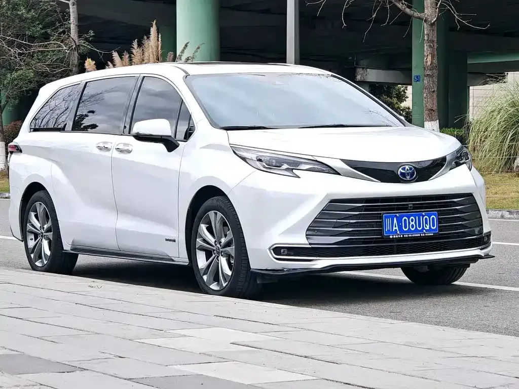 Toyota Sienna 2023 из CN, фото 8