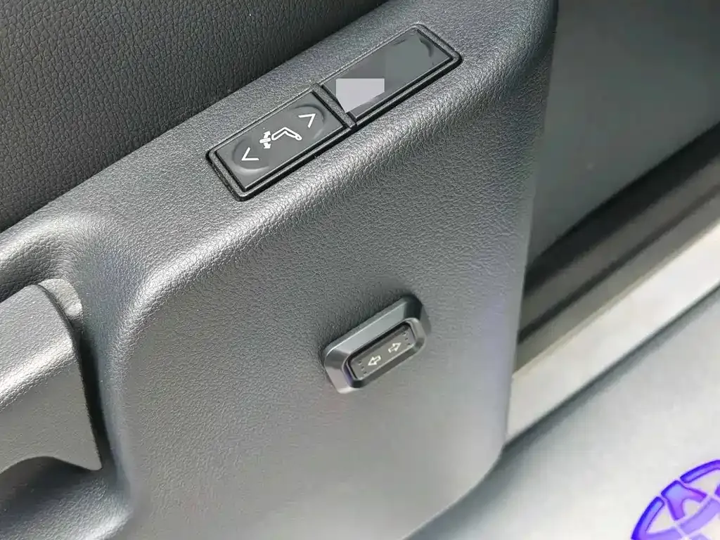 Toyota Sienna 2023 из CN, фото 4
