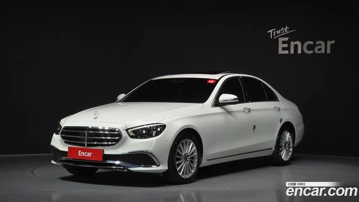 Mercedes-Benz E-Class — фото 1