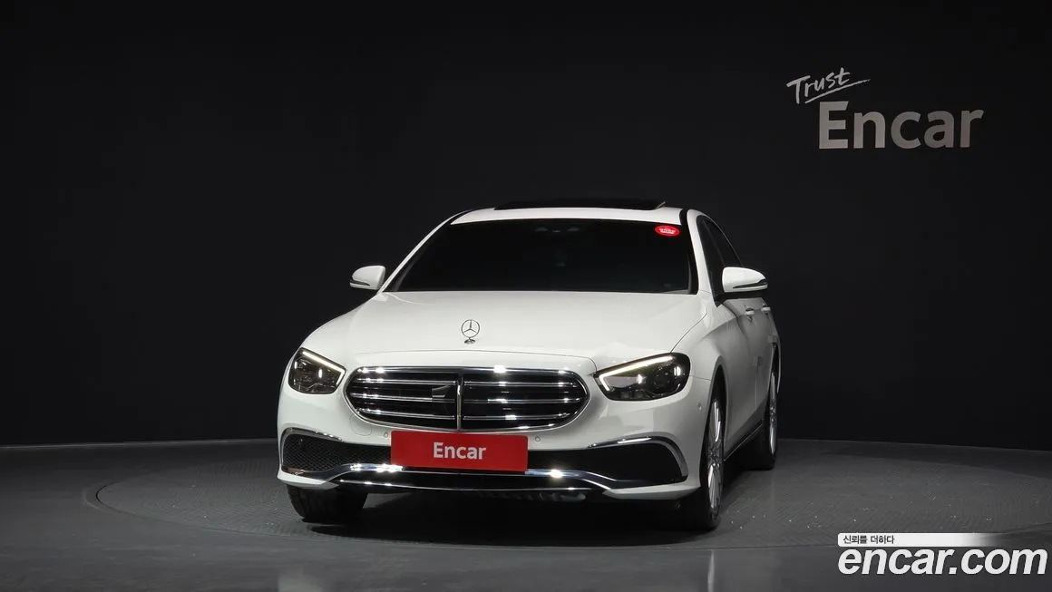 Mercedes-Benz E-Class — фото 2