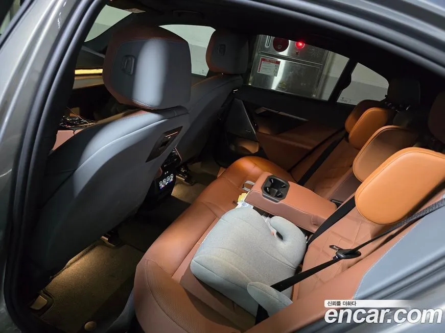 BMW 5-Series 2025 из KR, фото 3
