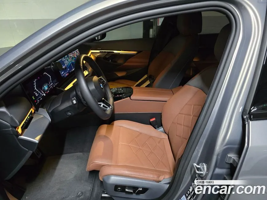 BMW 5-Series 2025 из KR, фото 8