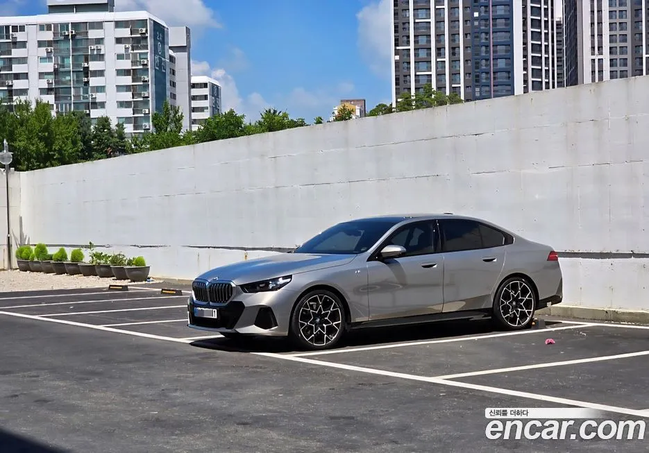 BMW 5-Series 2025 из KR, фото 5