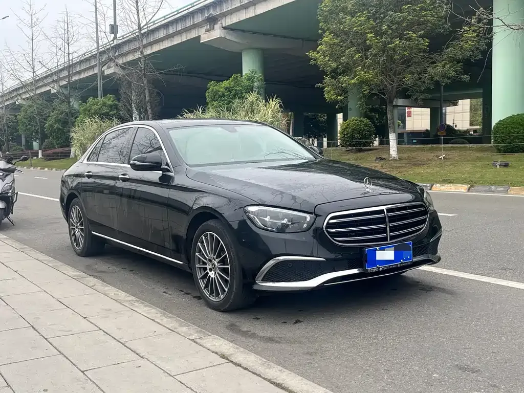 Mercedes-Benz E-Class — фото 10
