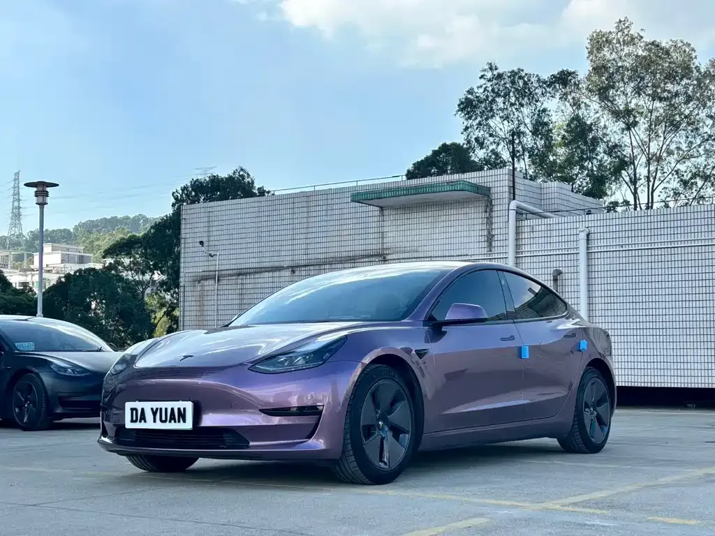 Tesla Model 3 — фото 1