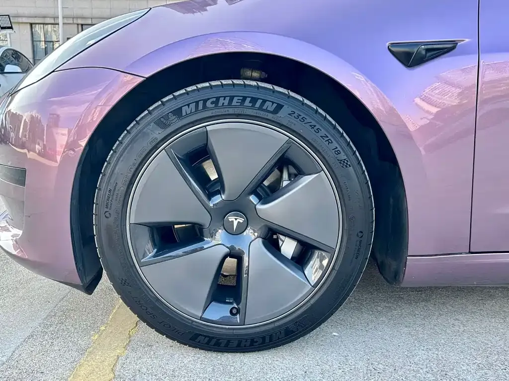 Tesla Model 3 — фото 3