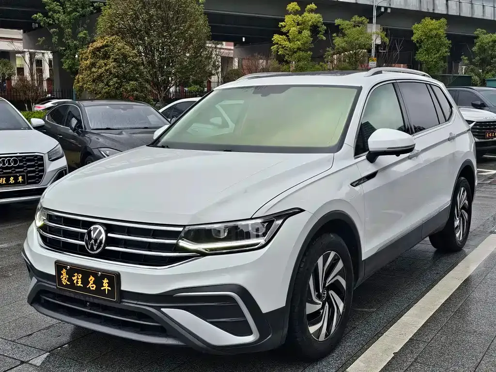 Volkswagen Tiguan L 2023 из CN, фото 1