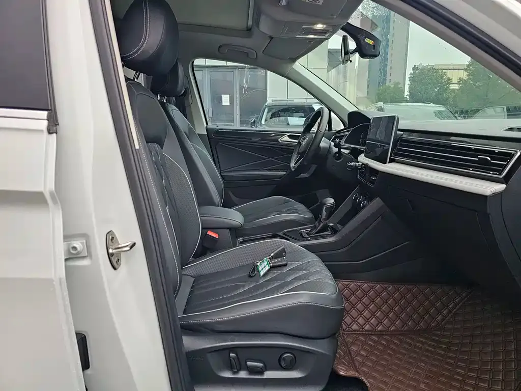 Volkswagen Tiguan L 2023 из CN, фото 8