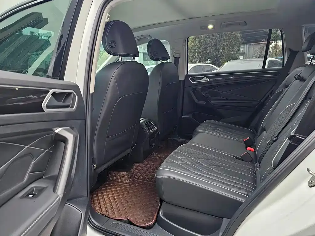Volkswagen Tiguan L 2023 из CN, фото 5