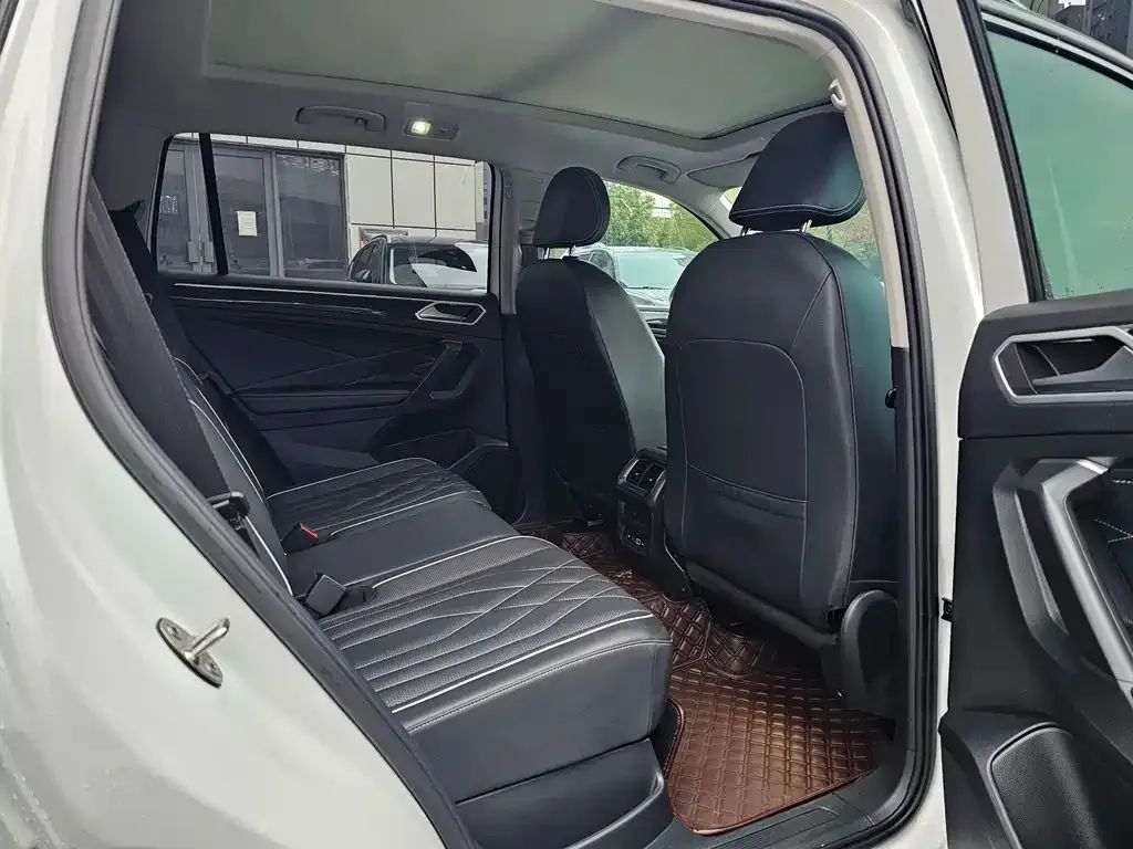 Volkswagen Tiguan L 2023 из CN, фото 6