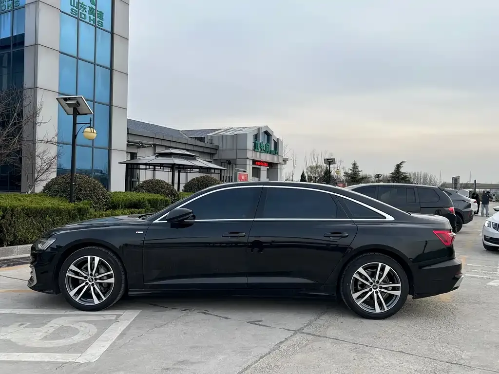 Audi A6L 2024 из CN, фото 5