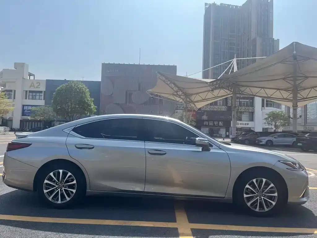 Lexus ES 2023 из CN, фото 4