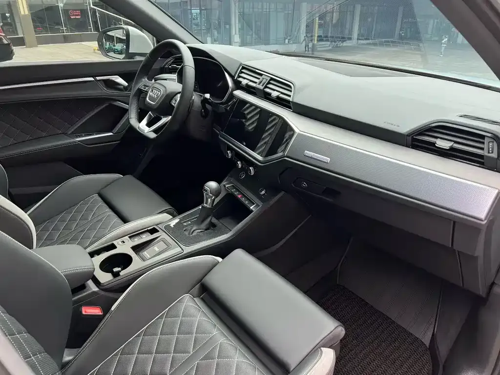 Audi Q3 2025 из CN, фото 6