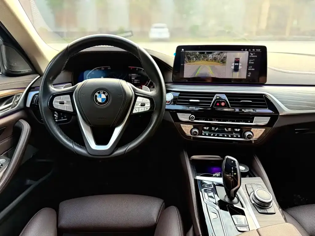 BMW 5 Series — фото 4