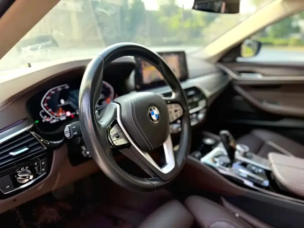 BMW 5 Series — фото 2