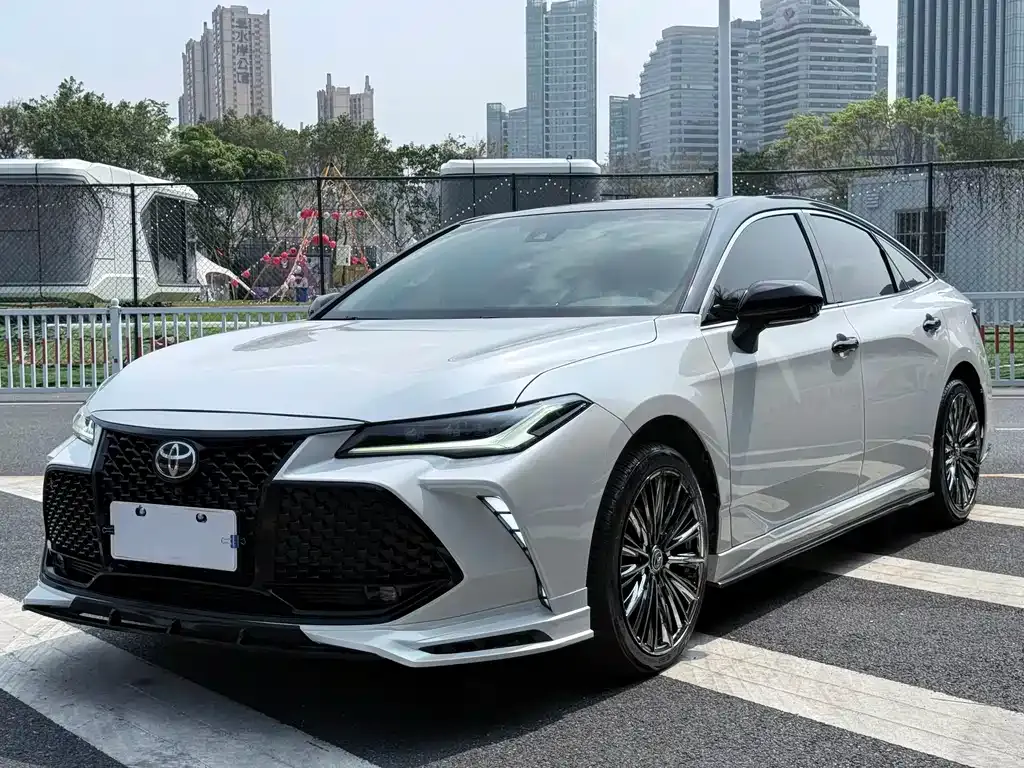 Toyota Avalon — фото 2