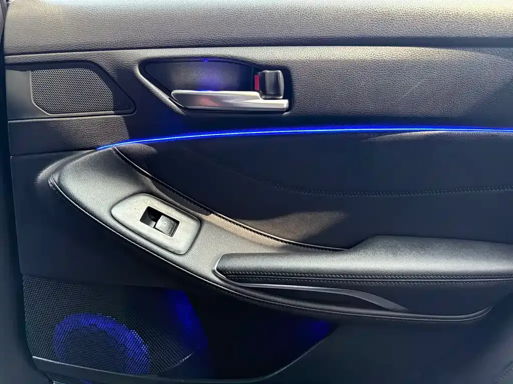 Toyota Avalon — фото 10