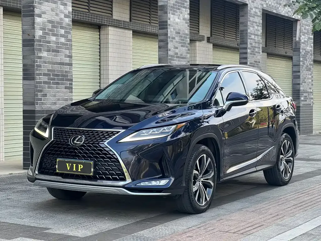 Lexus RX — фото 1