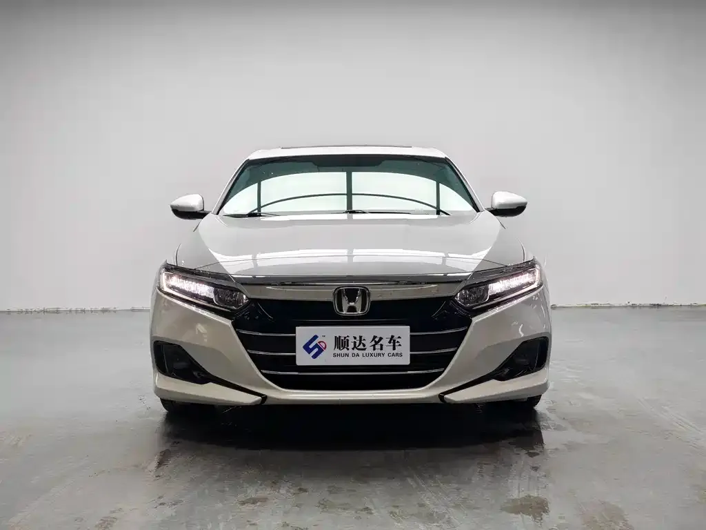 Honda Accord — фото 1
