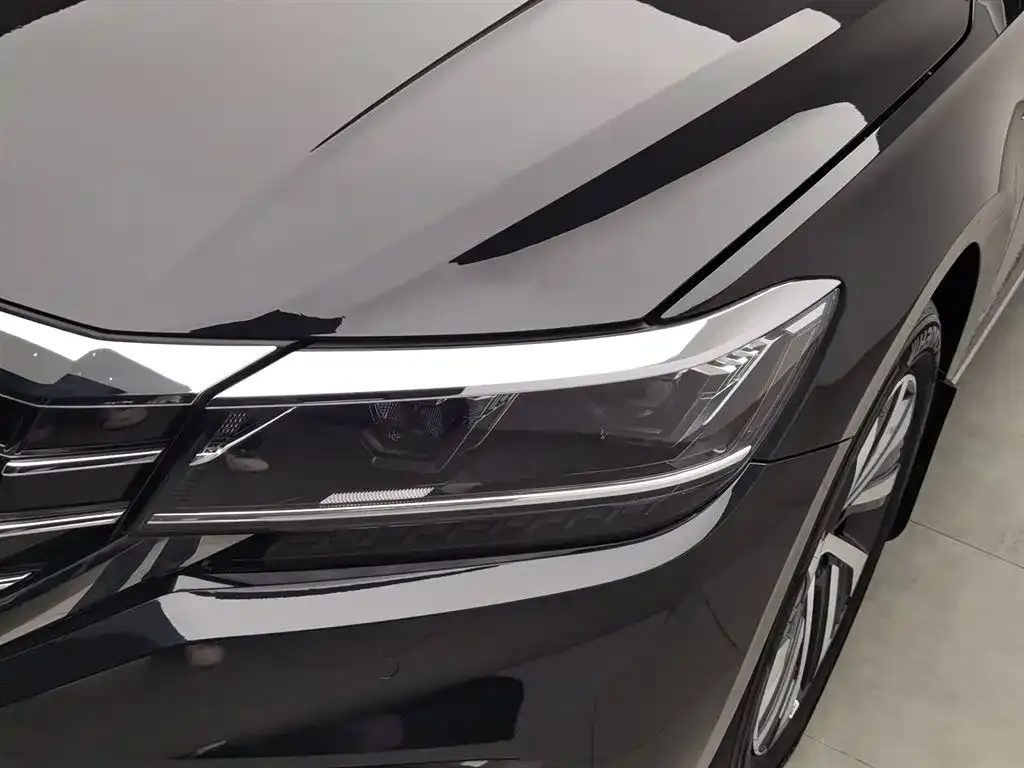 Volkswagen Passat New Energy — фото 7