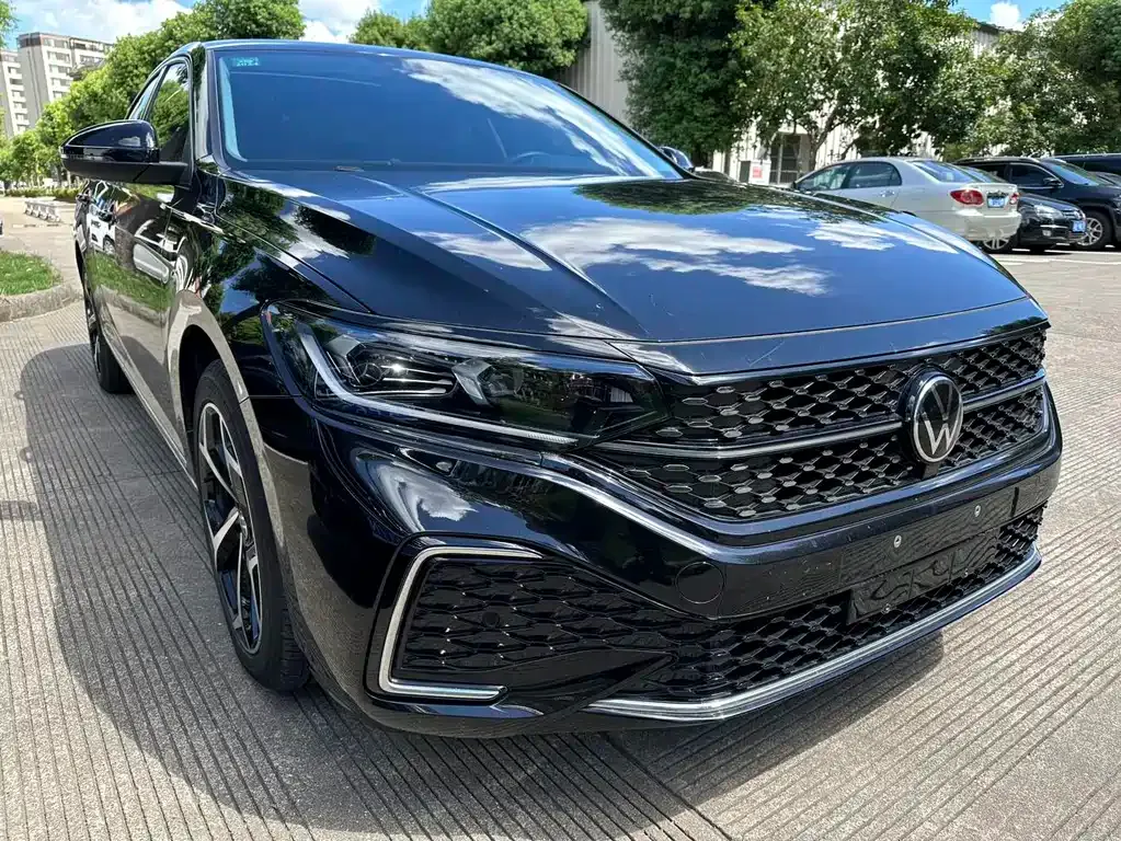 Volkswagen Passat — фото 7