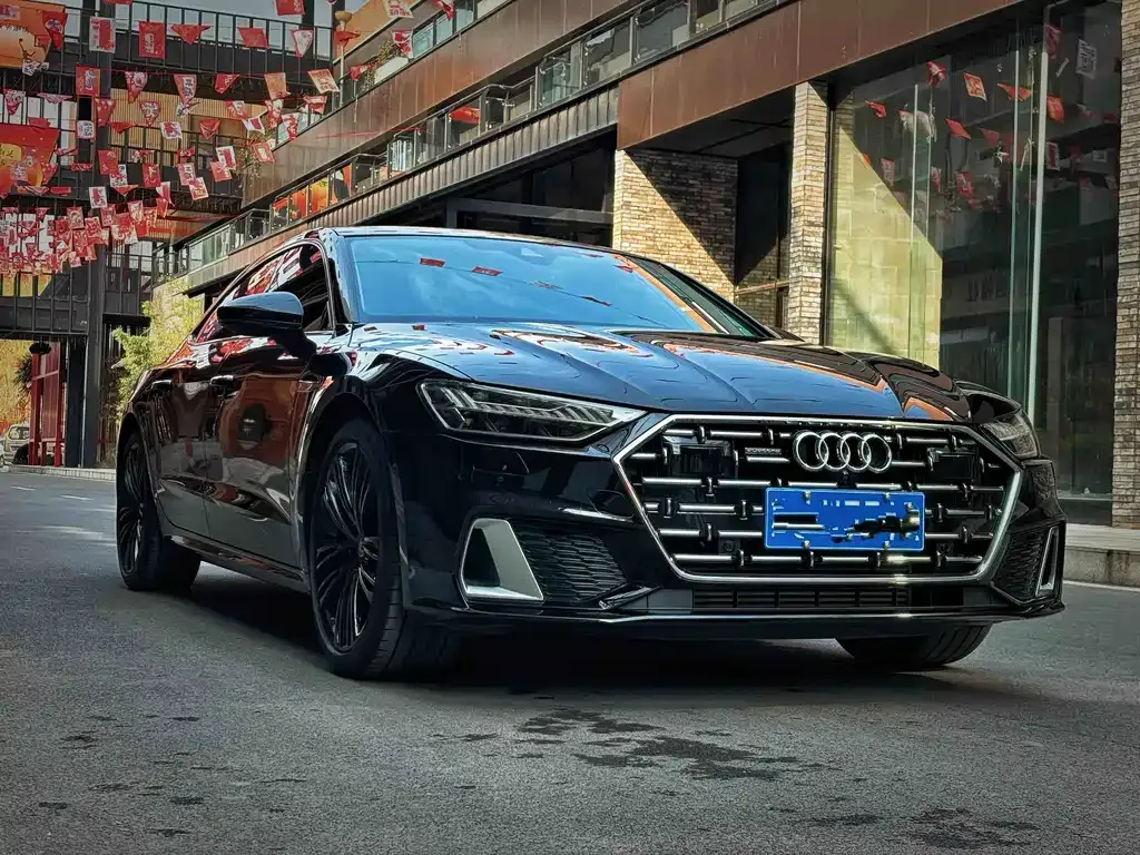 Audi A7L — фото 8