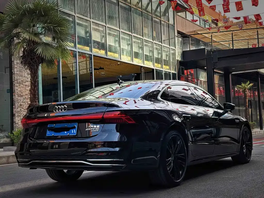 Audi A7L — фото 5