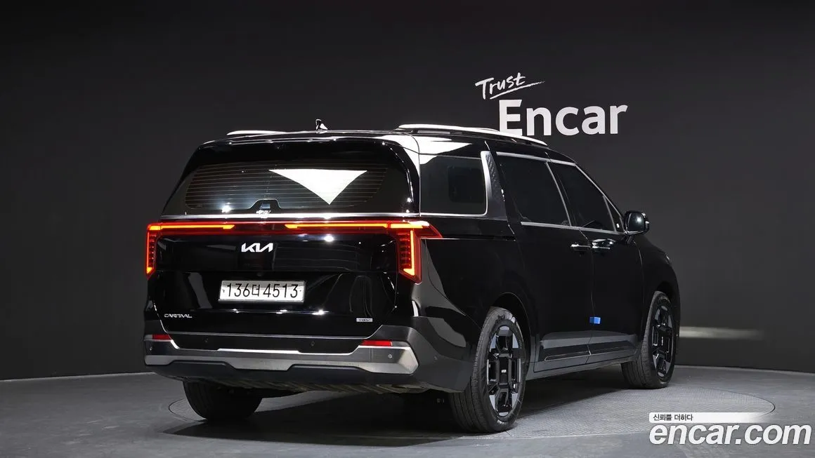 Kia Carnival — фото 10