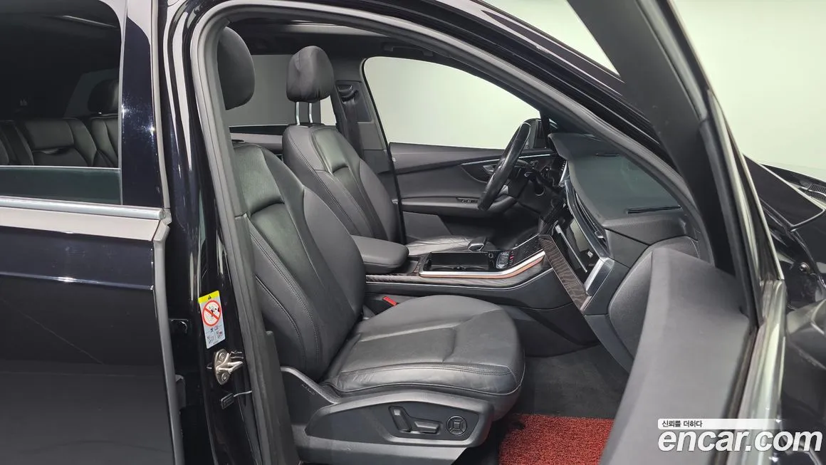 Audi Q7 2021 из KR, фото 8