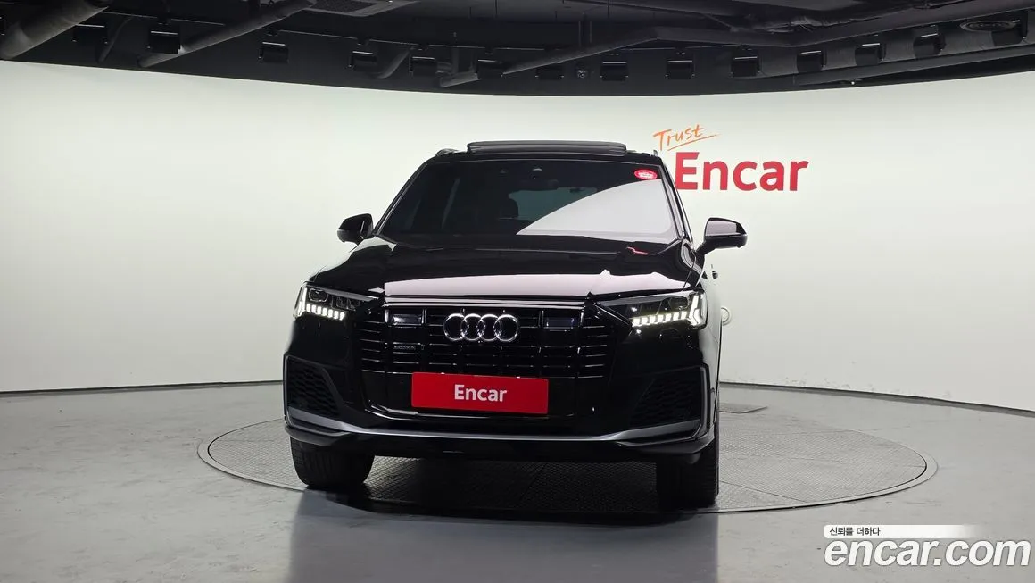 Audi Q7 2021 из KR, фото 2