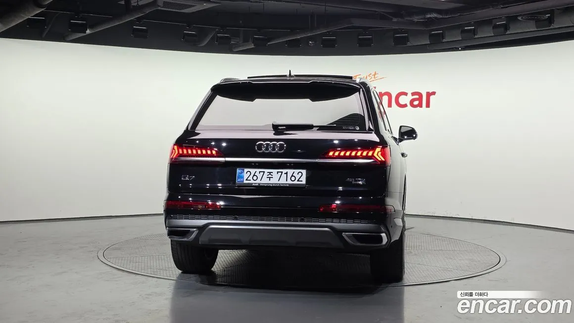 Audi Q7 2021 из KR, фото 5