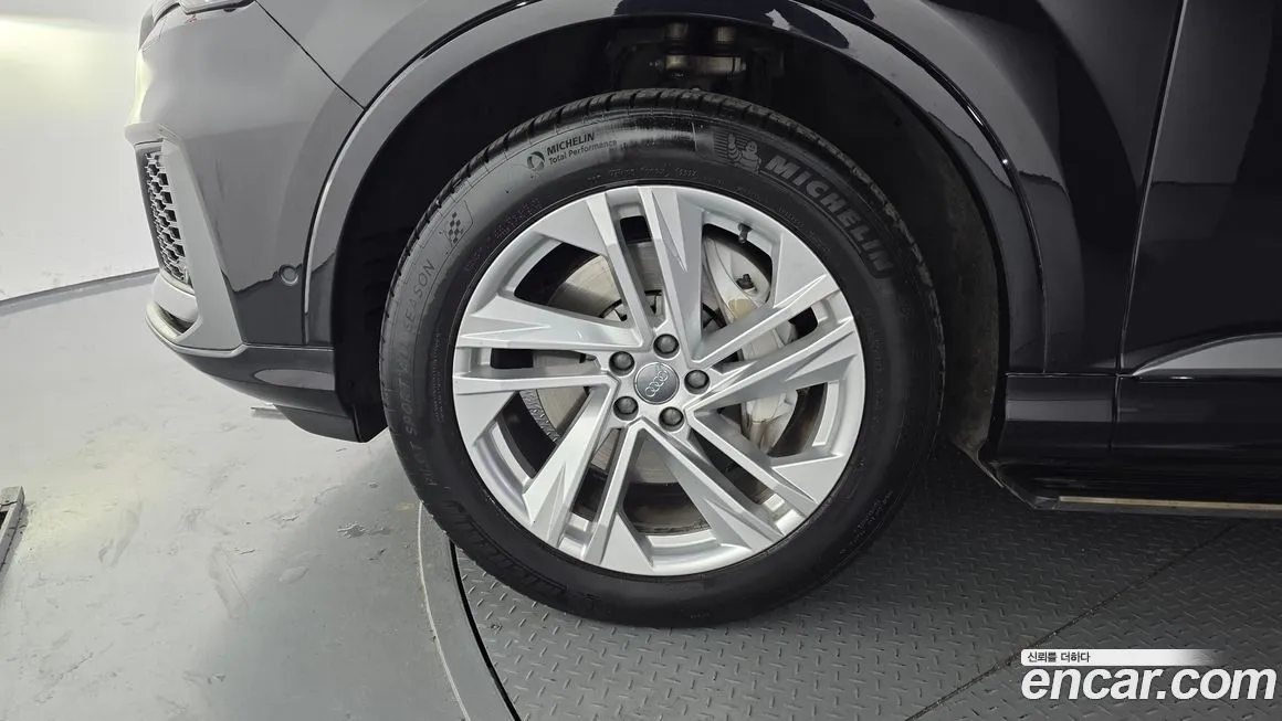 Audi Q7 2021 из KR, фото 6