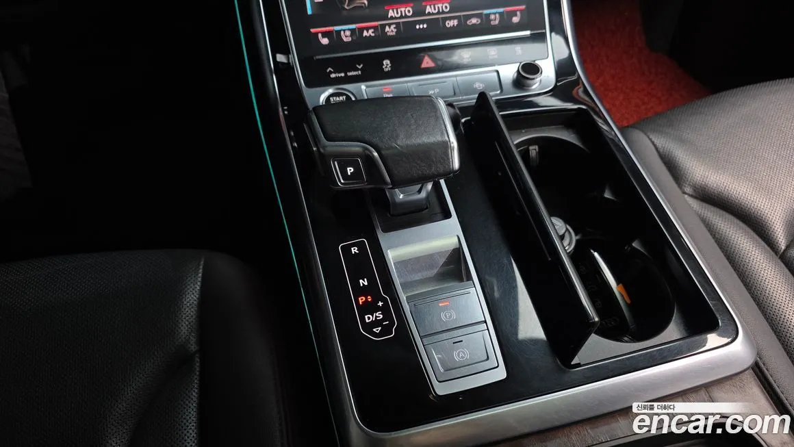 Audi Q7 2021 из KR, фото 7