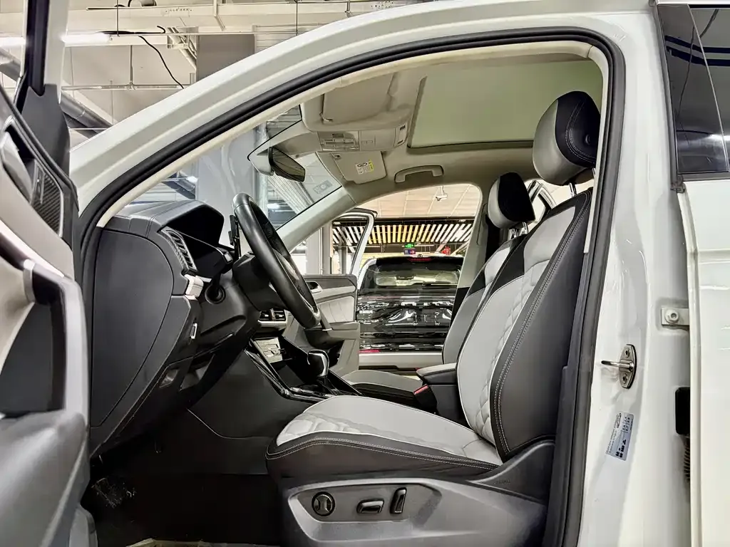 Volkswagen Tayron 2023 из CN, фото 2